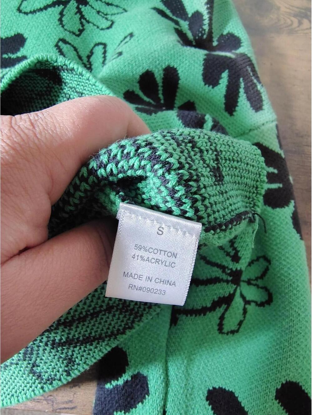 Women's Sweater Green Flower Black Flowers Hippie Retro Chic Sz S fits M/L - Picture 6 of 9